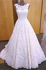 Chic Round Neck Open Back A Line Sleeveless Lace Appliques Wedding Dresses