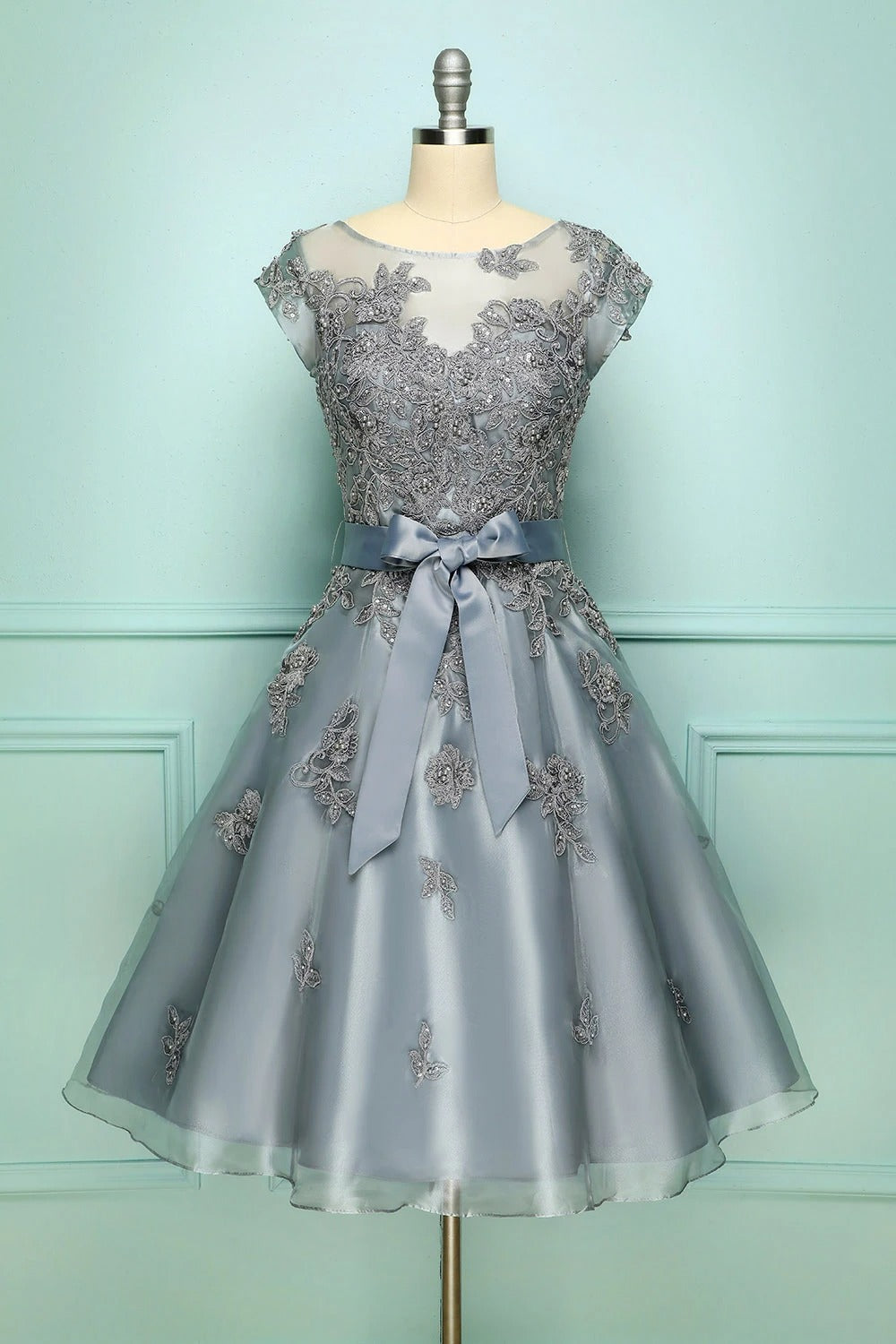 Elegant Cap Sleeves Short Grey Bridesmaid Dress with Ribbon