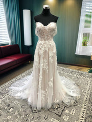 A-line Off-the-Shoulder Appliques Lace Court Train Tulle Wedding Dress