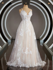 A-Line/Princess V-neck Sweep Train Lace Wedding Dresses with Appliques Lace