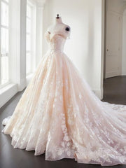 Ball Gown Sweetheart Court Train Lace Wedding Dresses With Appliques Lace