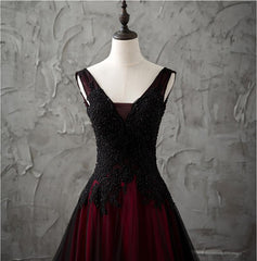 Charming Sleeveless Black and Red Lace Appliques Beaded Party Dress, Low Back Prom Dress