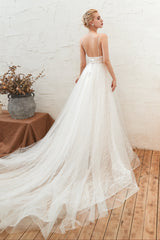 Chic Deep V-Neck White Tulle Princess Open Back Wedding Dresses with Court Train