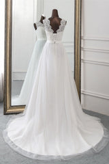 Elegant Long A-line Jewel Tulle Appliques Lace Wedding Dress