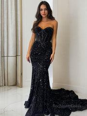 Sheath/Column Sweetheart Court Train Velvet Sequins Prom Dresses With Ruffles