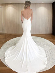 Sheath/Column V-neck Court Train Stretch Crepe Wedding Dresses