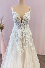 Stunning Long A-Line Spaghetti Straps Appliques Lace Tulle Wedding Dress