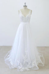 V-neck Ruffle Applqiues Tulle A-line Wedding Dress